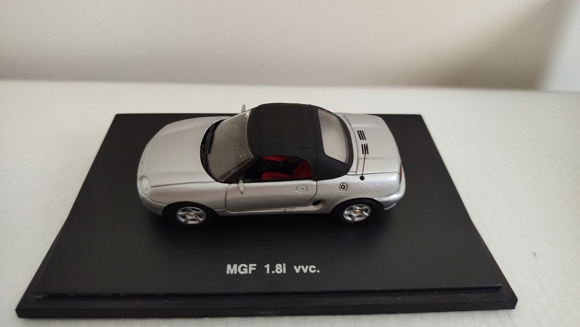 Miniatura MGF 1/43