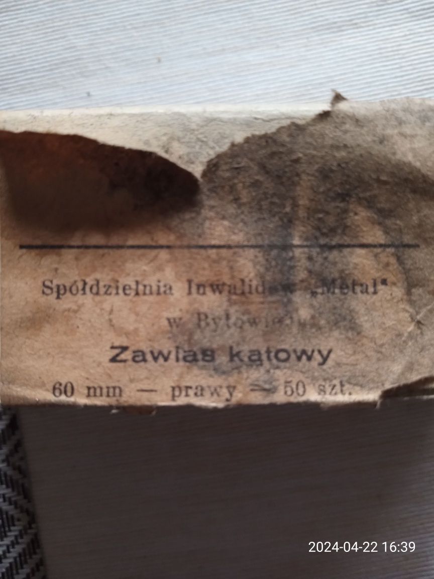 Zawias kątowy prawy 60mm, 49szt