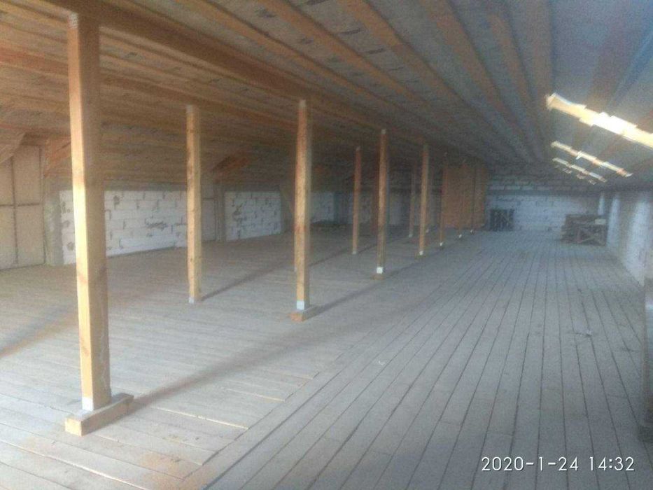 Будівля на фасаді дороги під комерційну діяльність: магазин, СТО, тощо