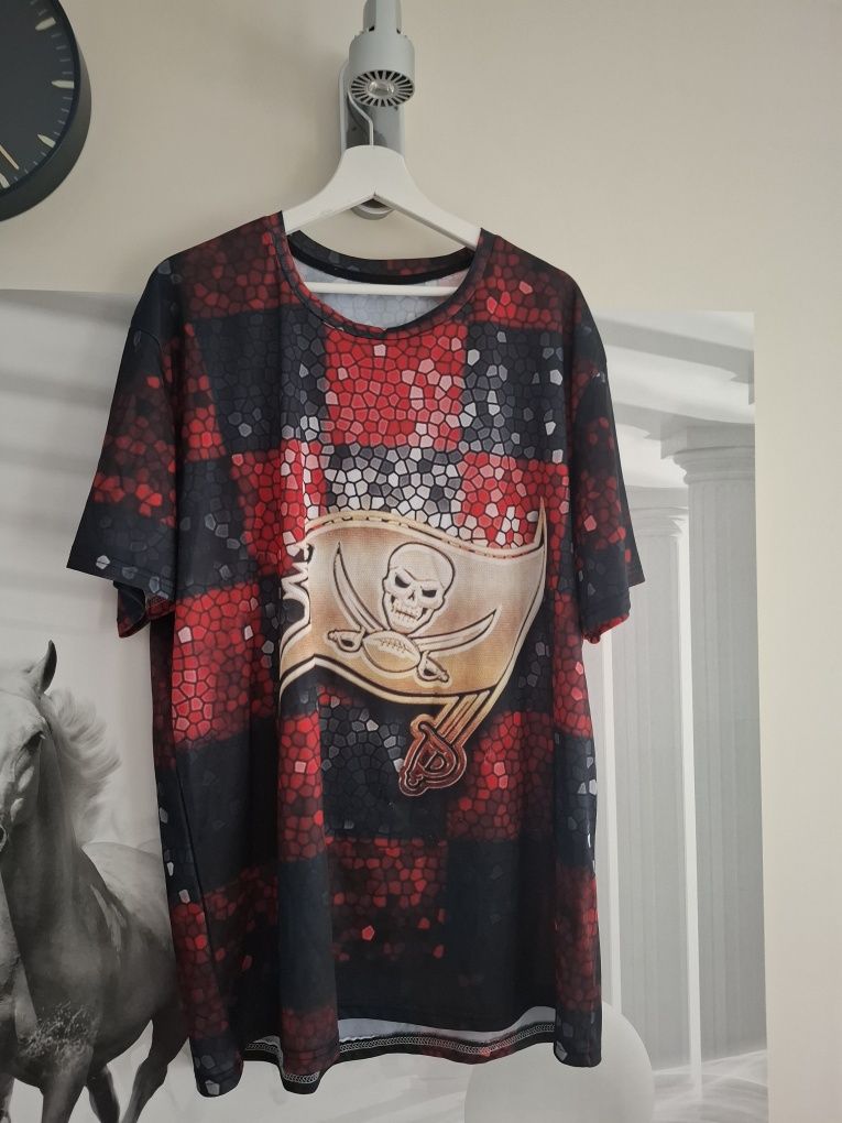 Dwie koszulki cyfrowy nadruk piracki wzór flag stan idealny XL-XXL