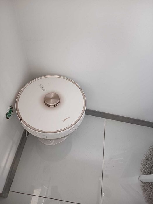 odkurzacz z funkcją mopowania oraz stacja dokującą, 
 filtry