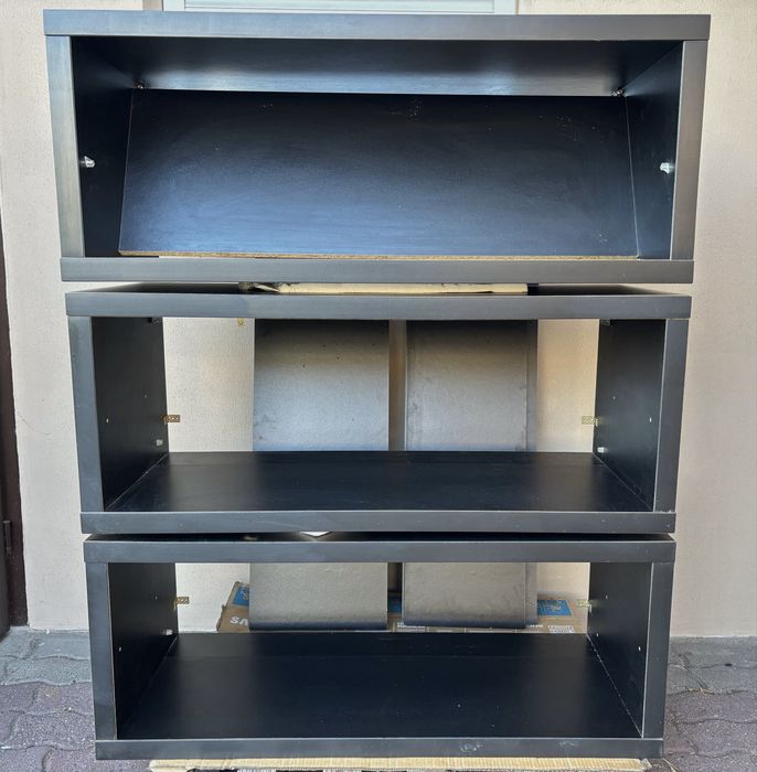 Komplet mebli fryzjerskich – szafki wiszące i lustro trójstronne