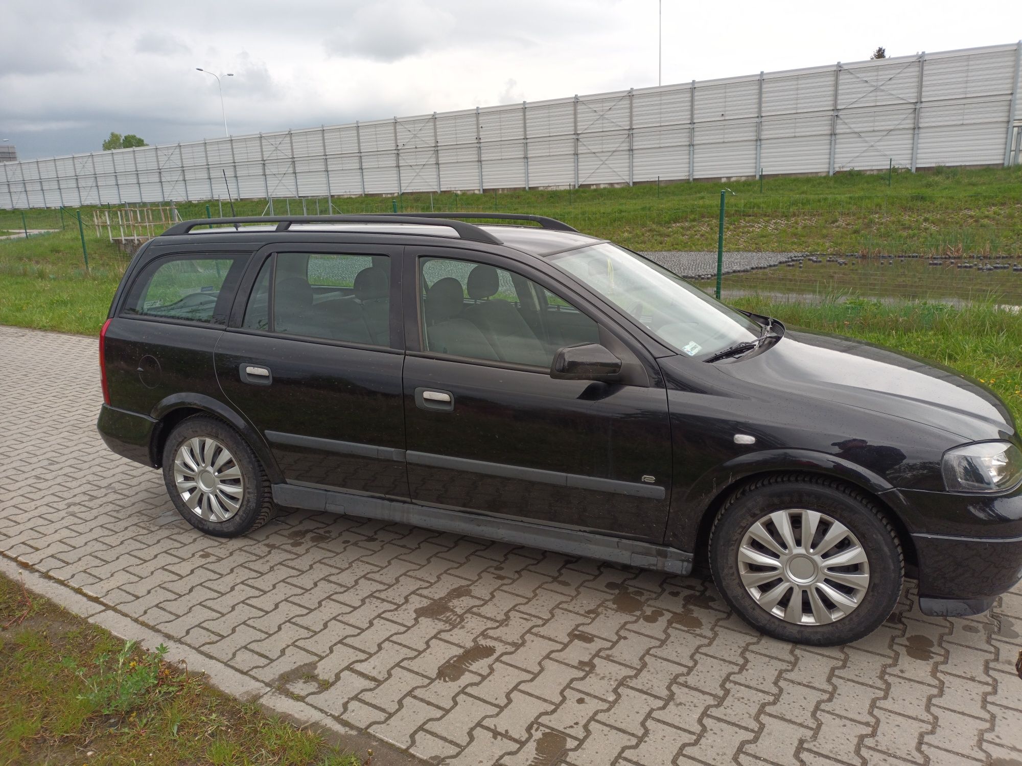 sprzedam opel astra 1.6 benzyna 2007 rok na pełnych obrotach telefon 6