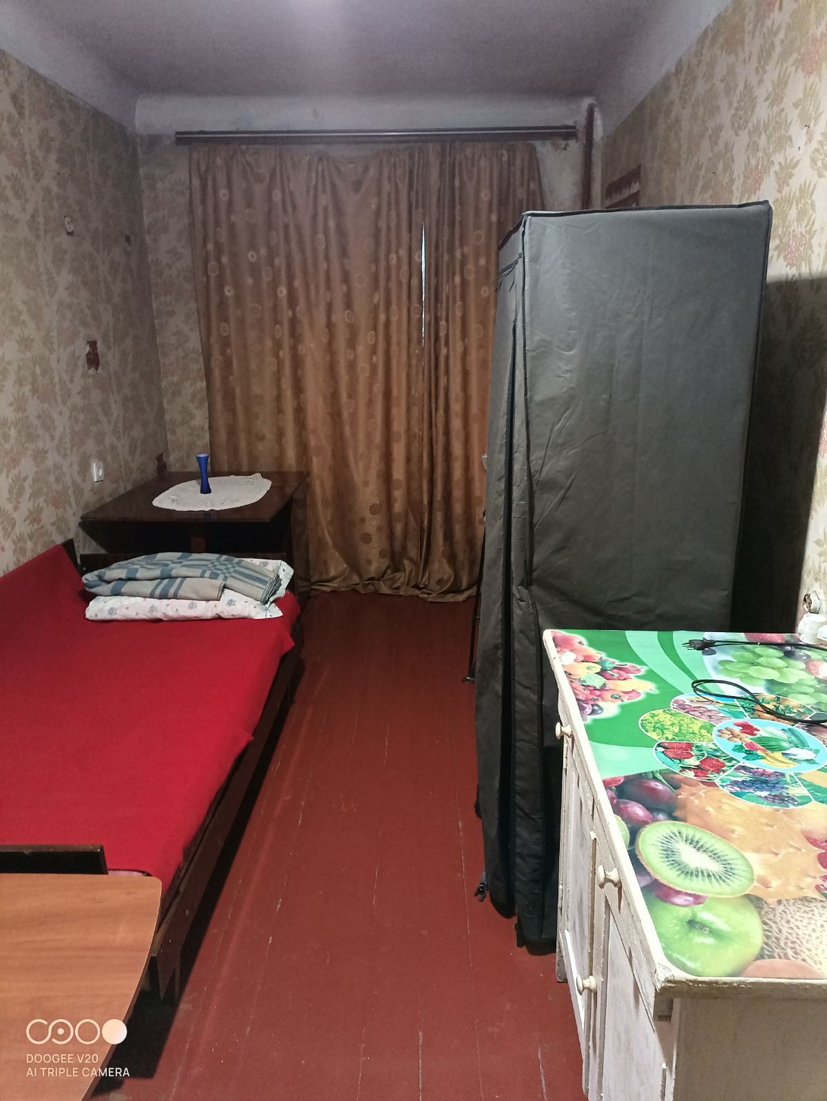 Здасться кімната в 3х кімнатній квартирі,Без хозяев,3900 с компослугам