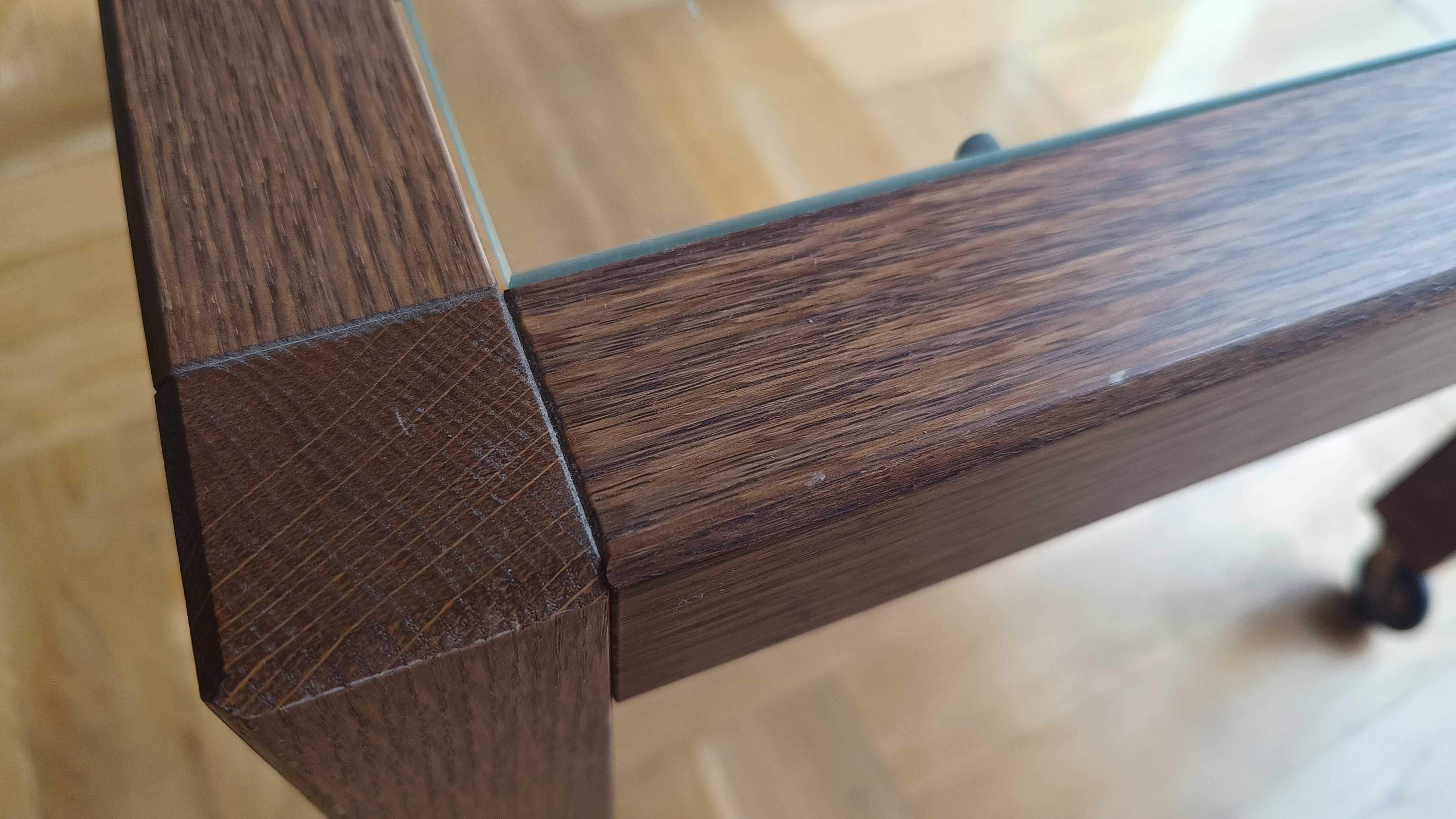 Stolik szklany na kółkach Ikea