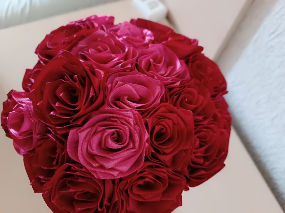 Троянди (рози) букет з атласу