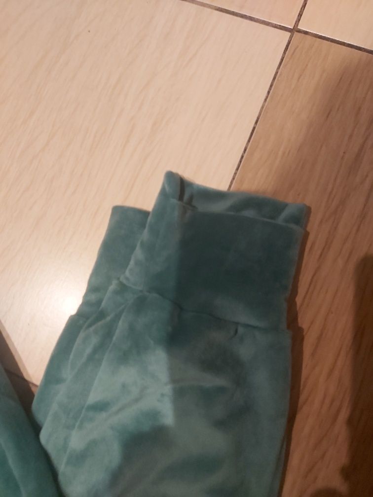 Welurowe spodnie dresowe