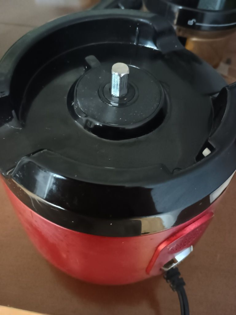 Silnik 200W do wyciskarki Manta JUC 910R