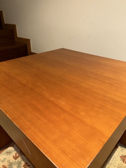 Mesa de centro em cerejeira