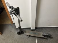 Motus Scooty 10 2022 - stan bardzo dobry!