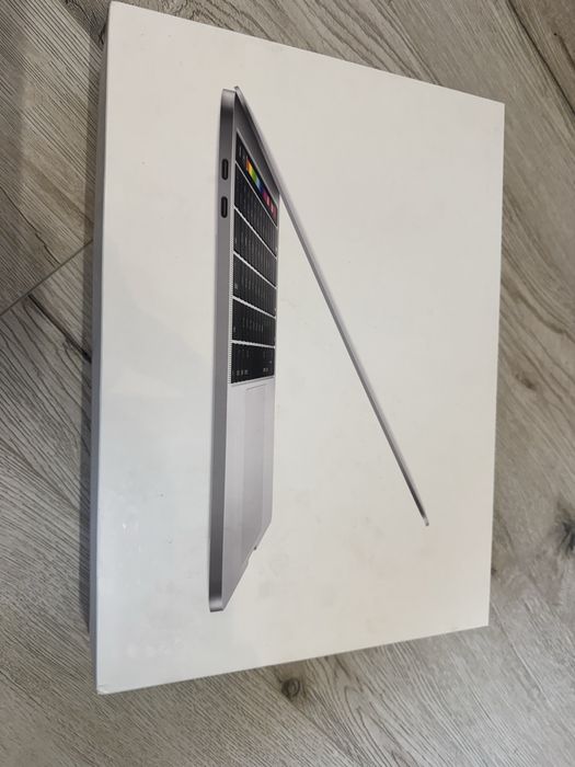 Apple MacBook Pro i5 8GB Ram Touch Bar 512GB SSD jak nowy