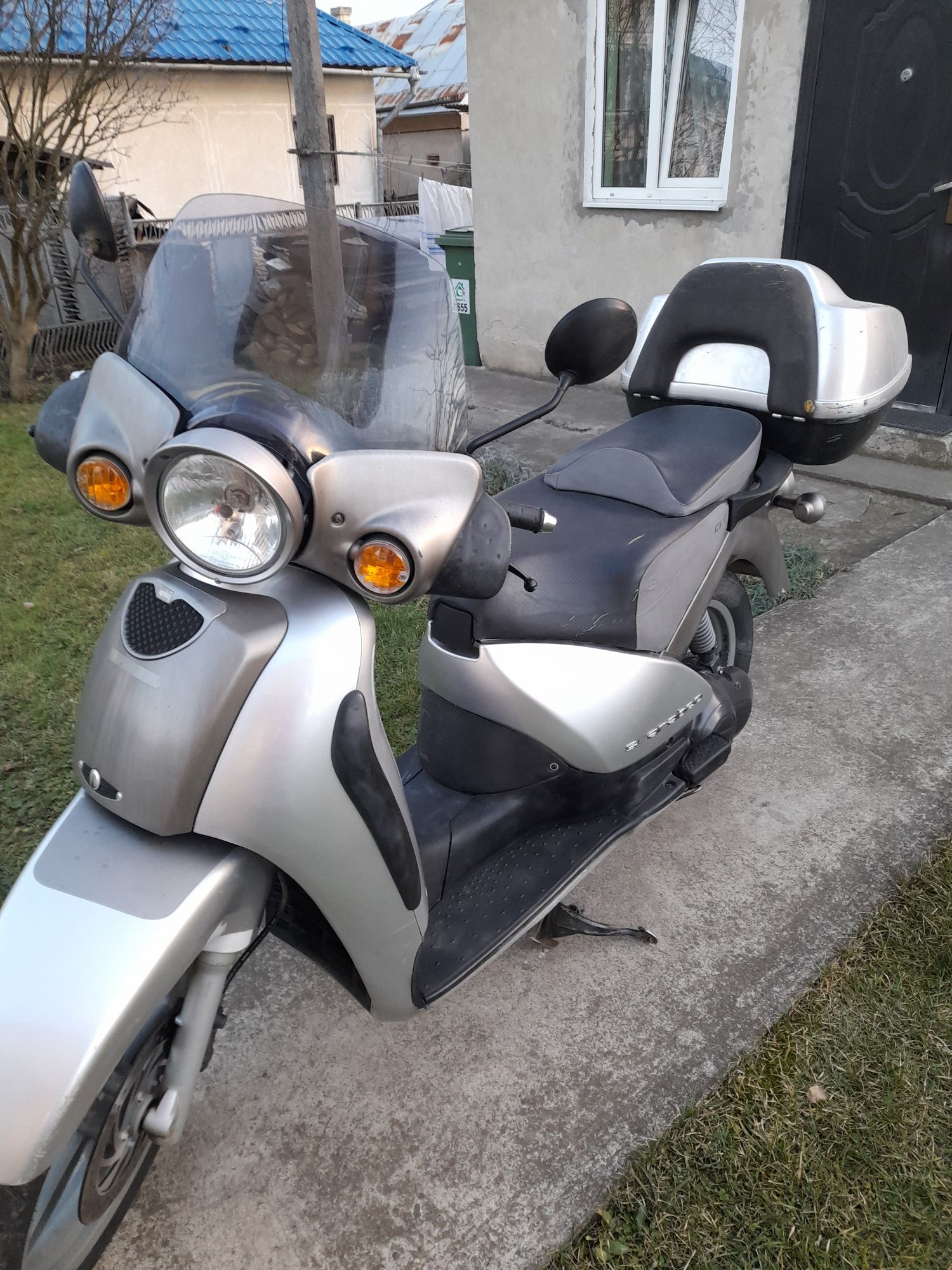 Продам Апрілію  2006.  Гарний стан.
