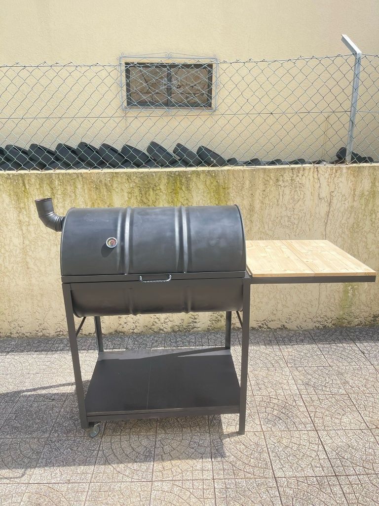 Grelhador & Defumador Artesanal – Edição Bidão com Mesa de Apoio