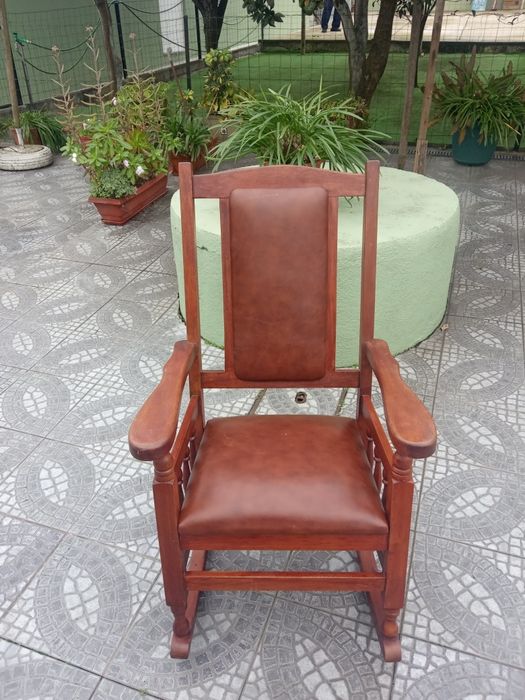 Cadeira baloiço madeira