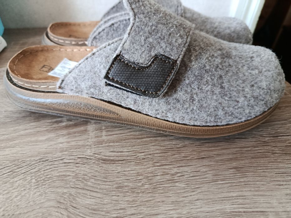 Чоловічі тапки 40 розмір