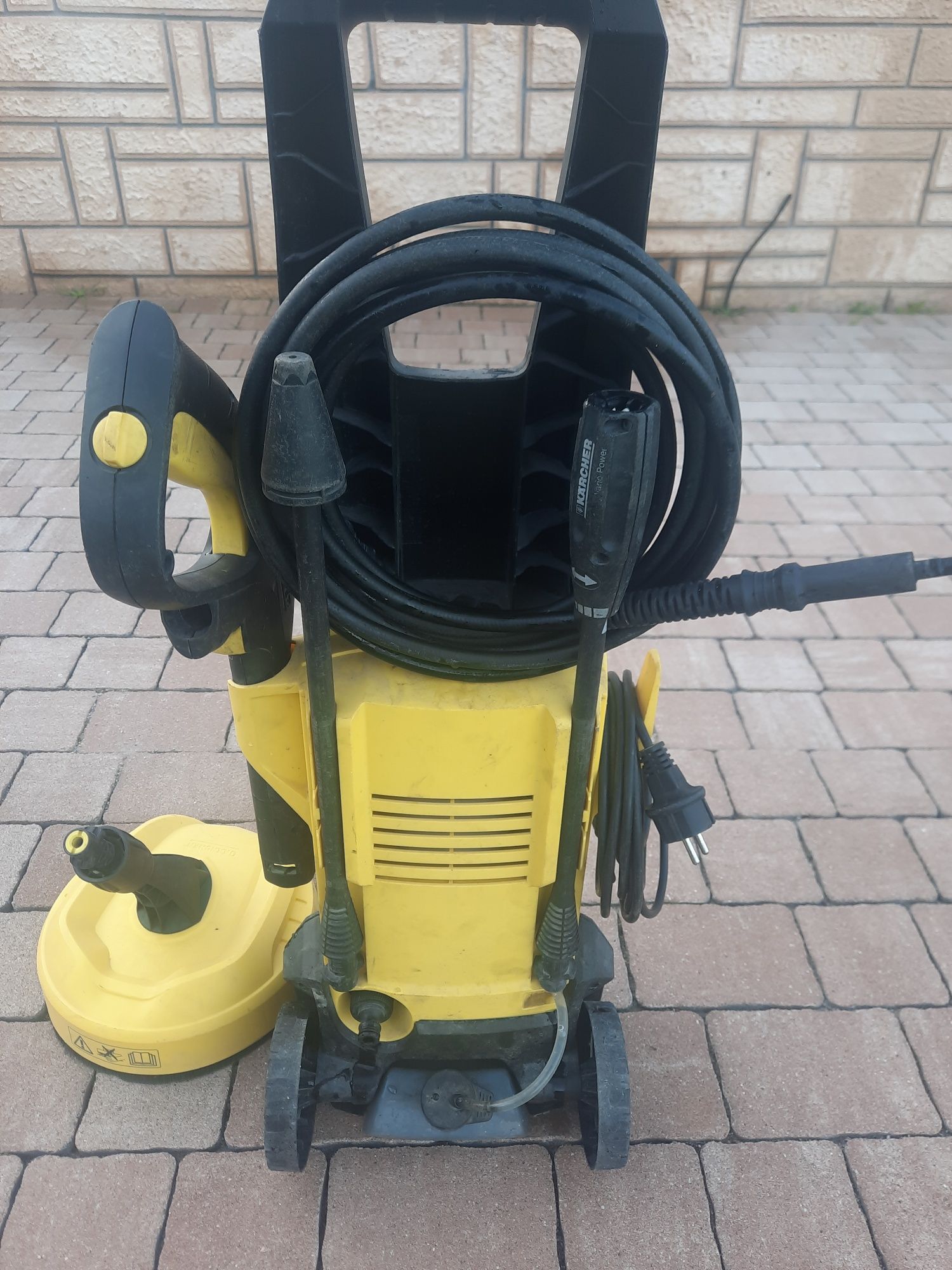 Karcher K2 + przystawka do mycia kostki