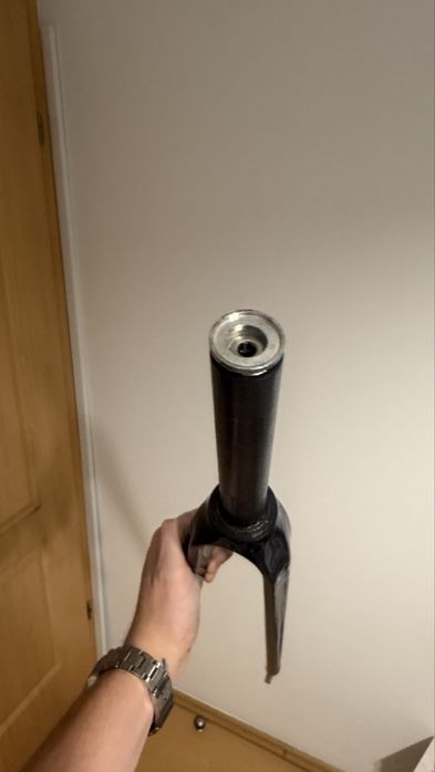 Widelec karbonowy 1 1/8 350g
