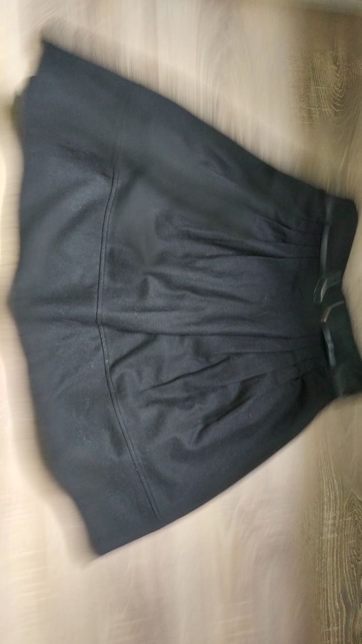 Spódnica czarna z paskiem roz.34