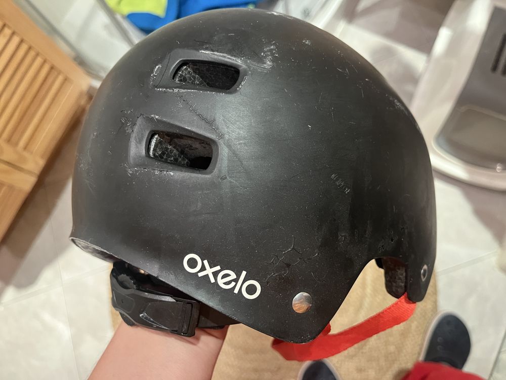 Kask OXELO. Rower/rolki/deska/cokolwiek