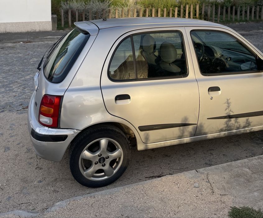 Nissan Micra 1.0 Blue Cinzento