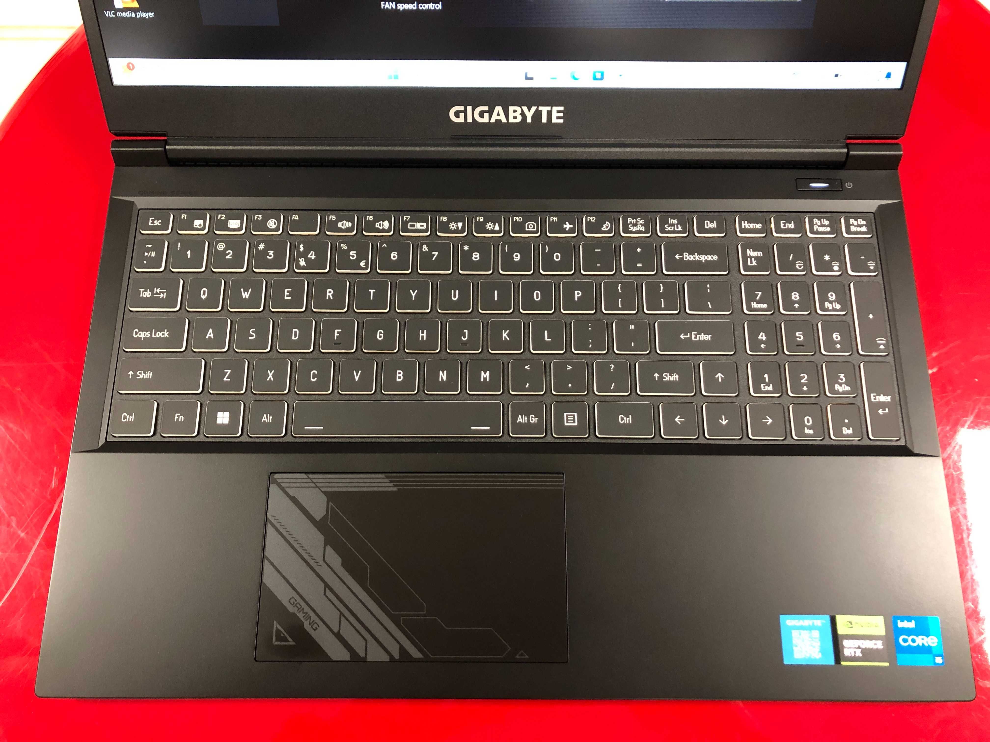 Nowy Gamingowy Gigabyte G5 KF i5-12500h 16GB 512SSD RTX 4060 15" 144Hz