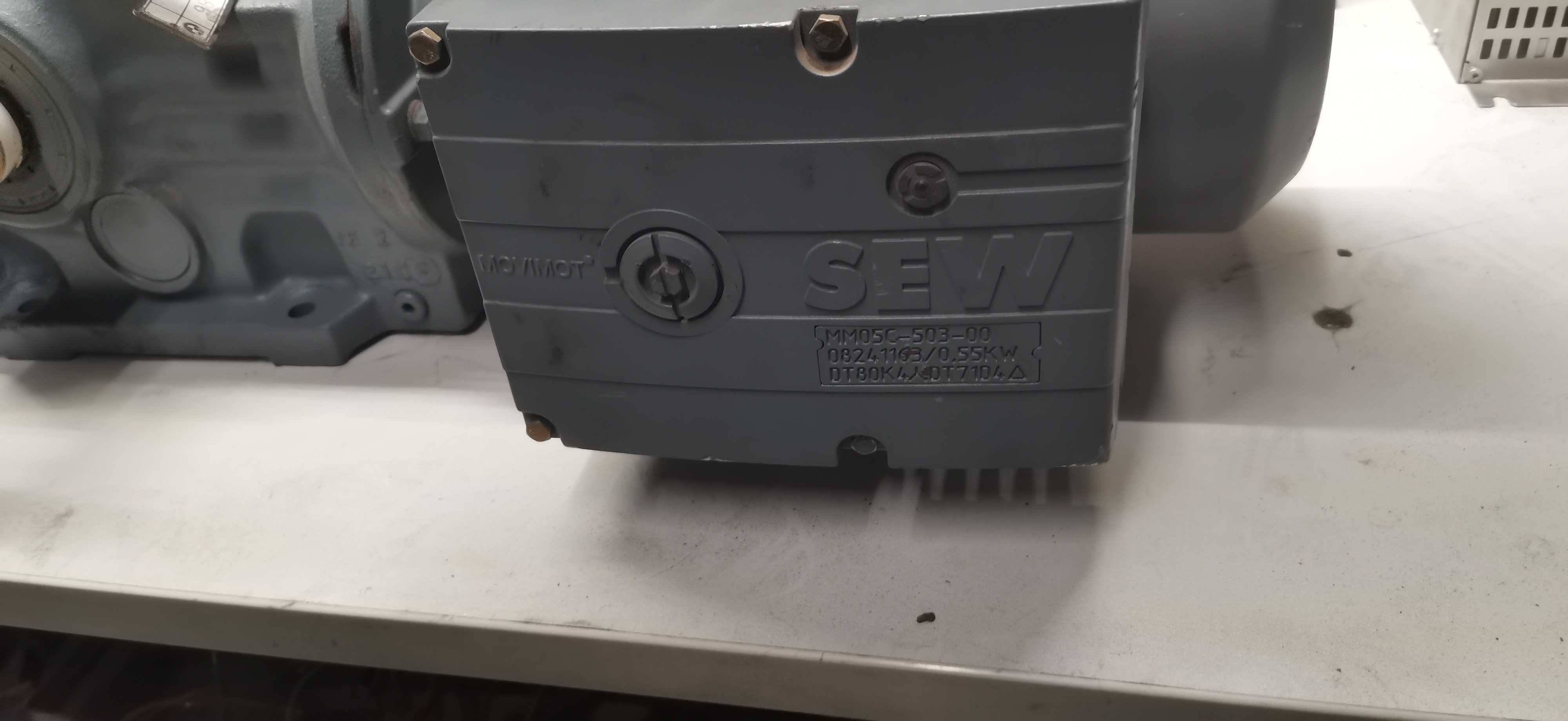 Motoreduktor sew-eurodrive 0.55kW dt80k4