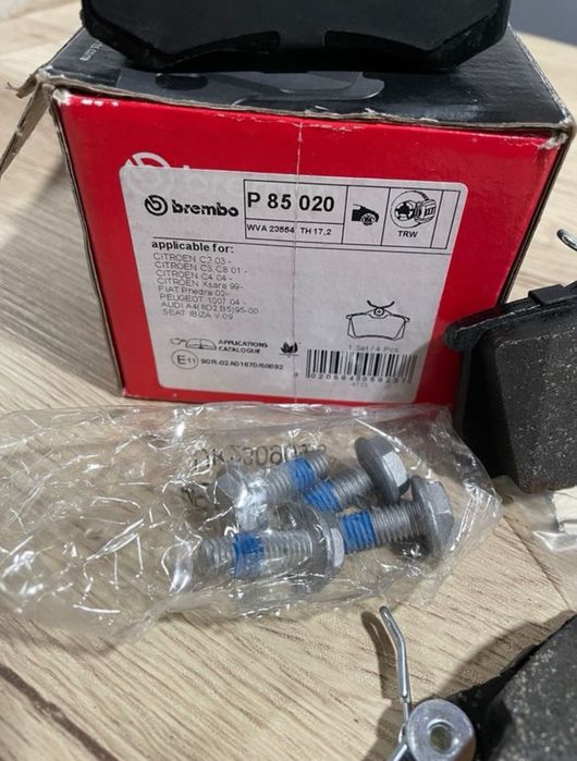 Pastilhas de travão eixo traseiro/Bremo