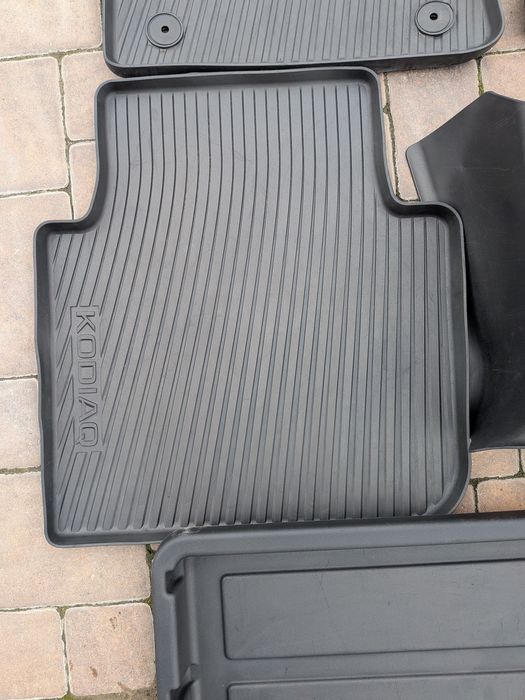 Skoda Kodiaq зимові коврики коврик у багажник зимовий комплект коврів