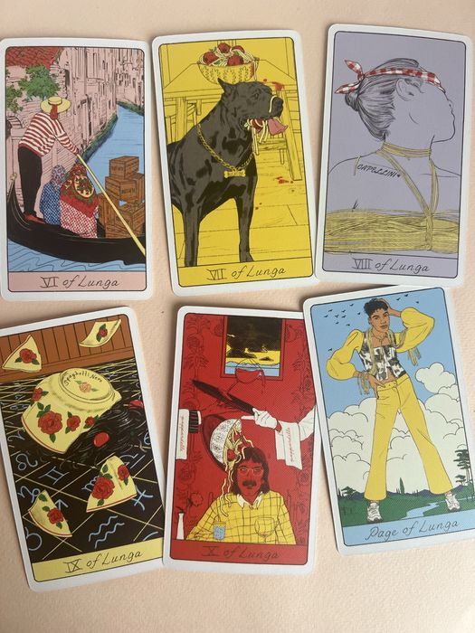 Розпродаж колод таро