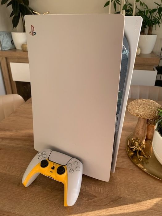 Playstation 5 z napędem + pad i gry w gratisie