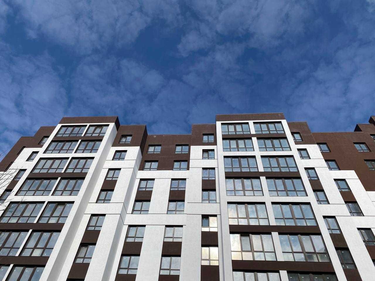 Продаж 2-кімнатної квартири біля озера в центрі ЖК Атмосфера