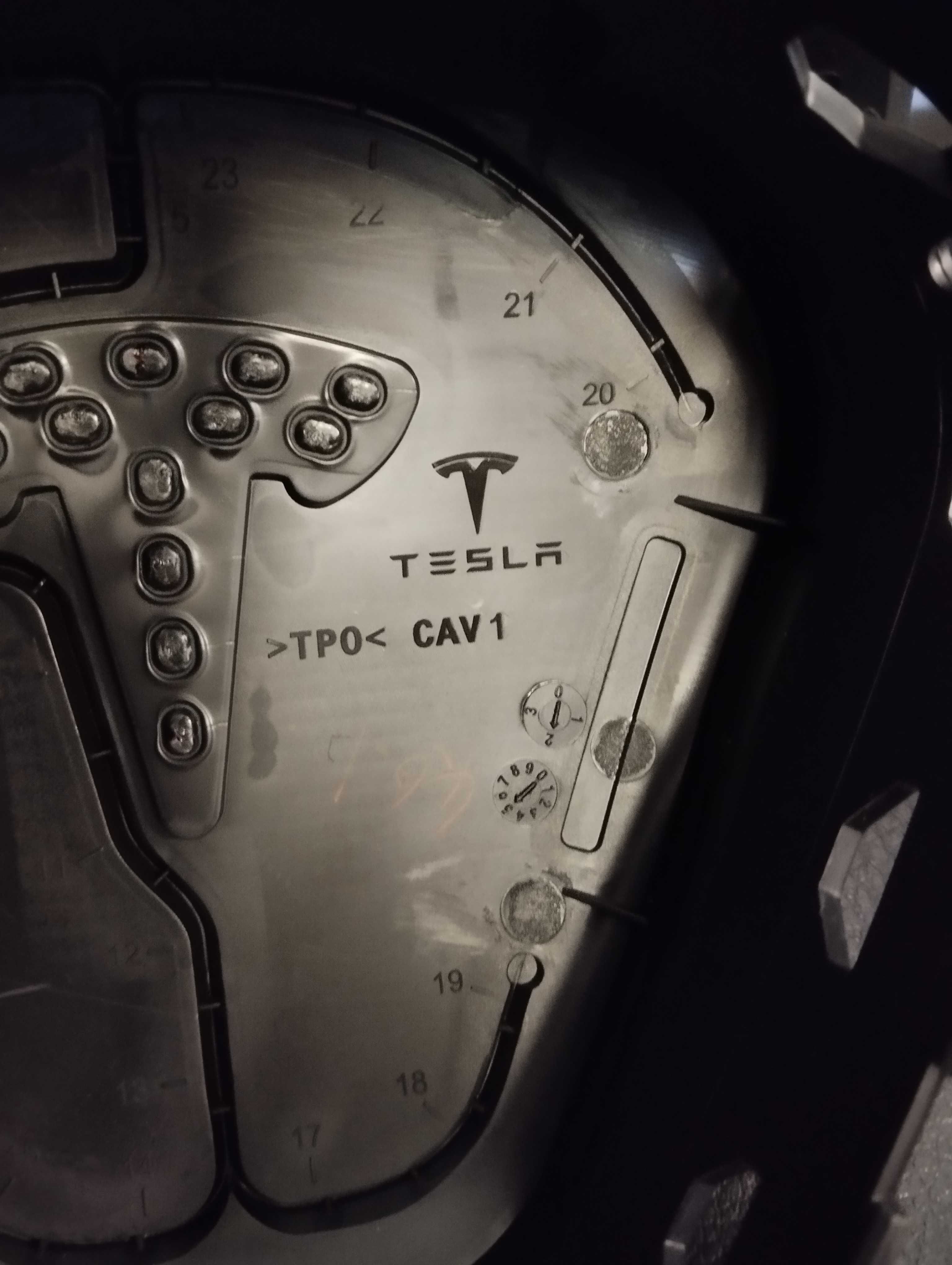 Заглушка накладка подушки  руля Airbag Tesla M3 MY