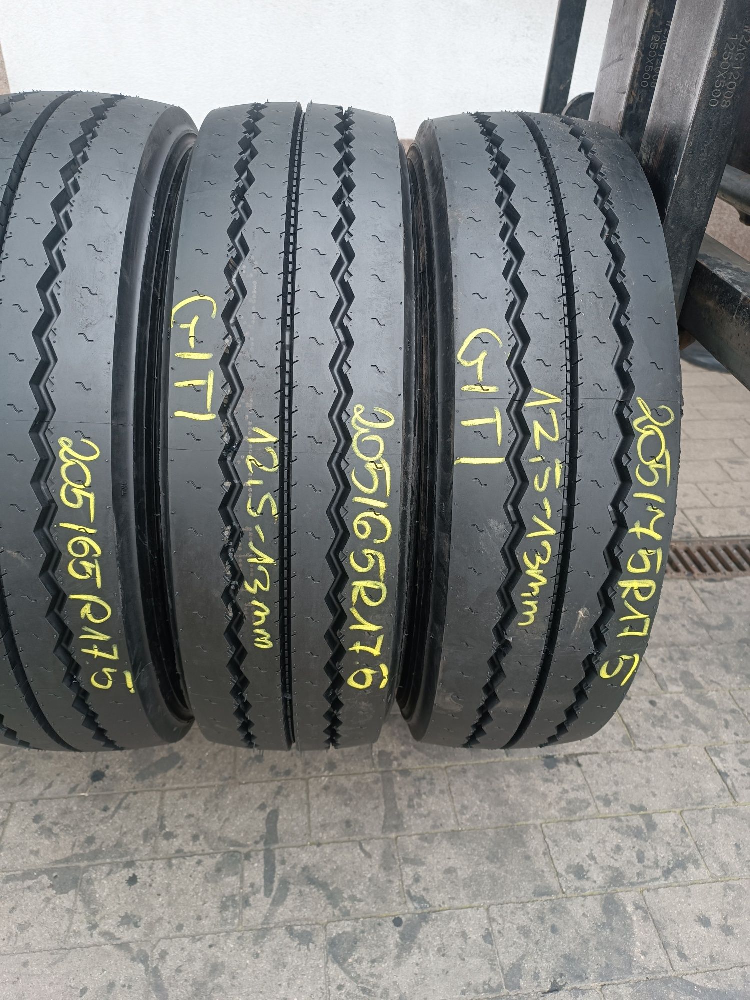 205/65R17.5 Giti GTL919