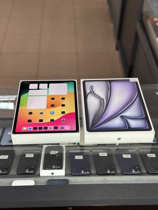Apple iPad Air 13 M2 128GB Space Wi-Fi/ 1 цикл/ як новий