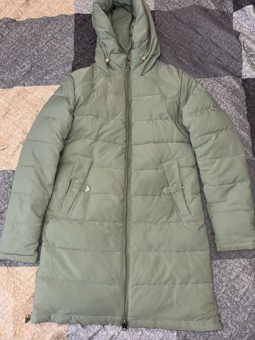 Гарний і теплий пуховик