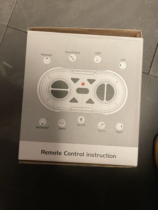 Іграшка робот з дистанційним керуванням