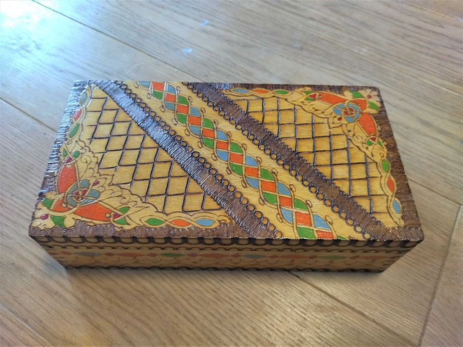 Biżuteria retro PRL w drewnianej szkatułce