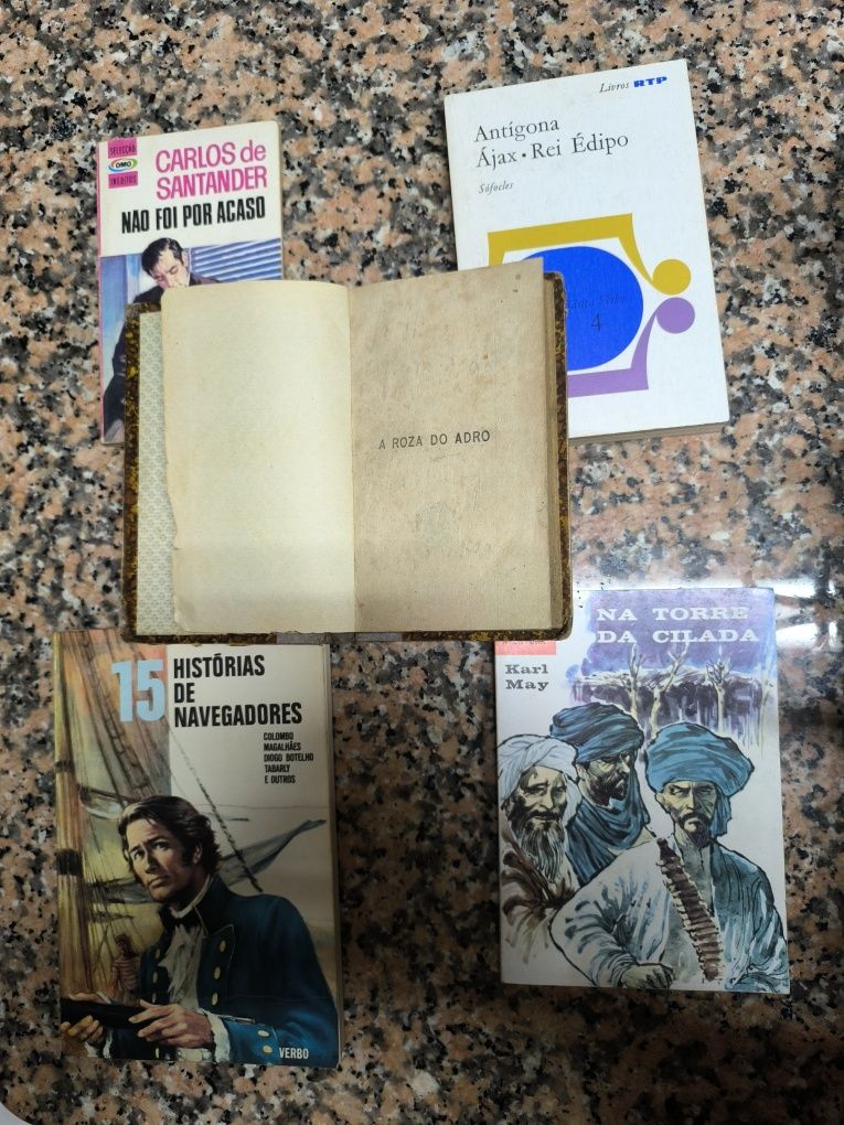 Livros antigos em bom estado