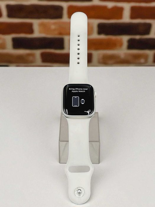 Apple Watch Series 8 45 mm – jasna koperta – stan idealny