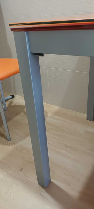 Mesa de Cozinha Extensível/tampo de vidro-inclui 2 Cadeiras + 2 bancos