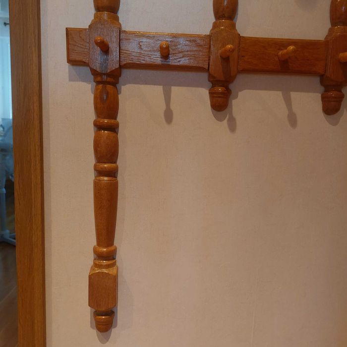 Lustro do garderoby i ręcznie wykonany wieszak- LITE DREWNO