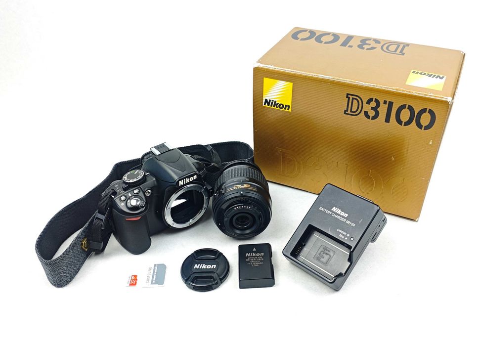 Дзеркальний фотоапарат Nikon D3100 KIT 18-55mm 32Gb + коробка