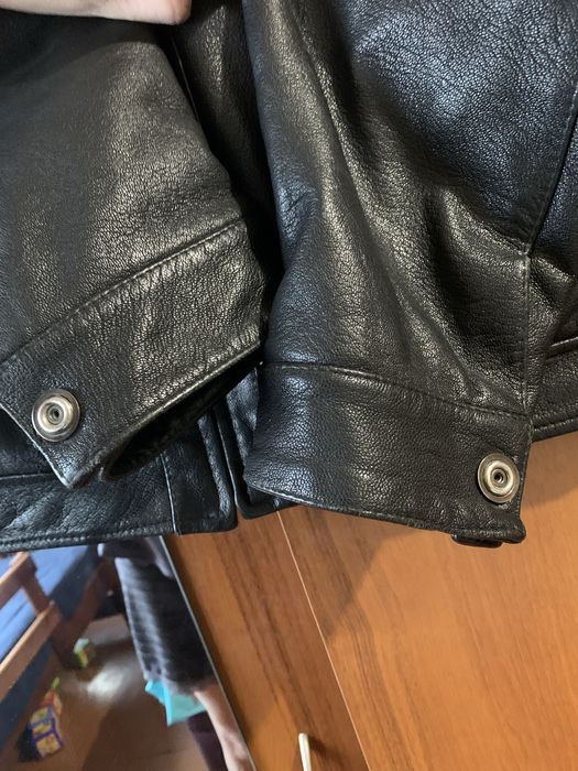 Продам чоловічу Зимову шкіряну КУРТКУ