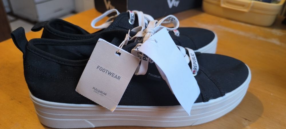 Trampki na grubej podeszwie