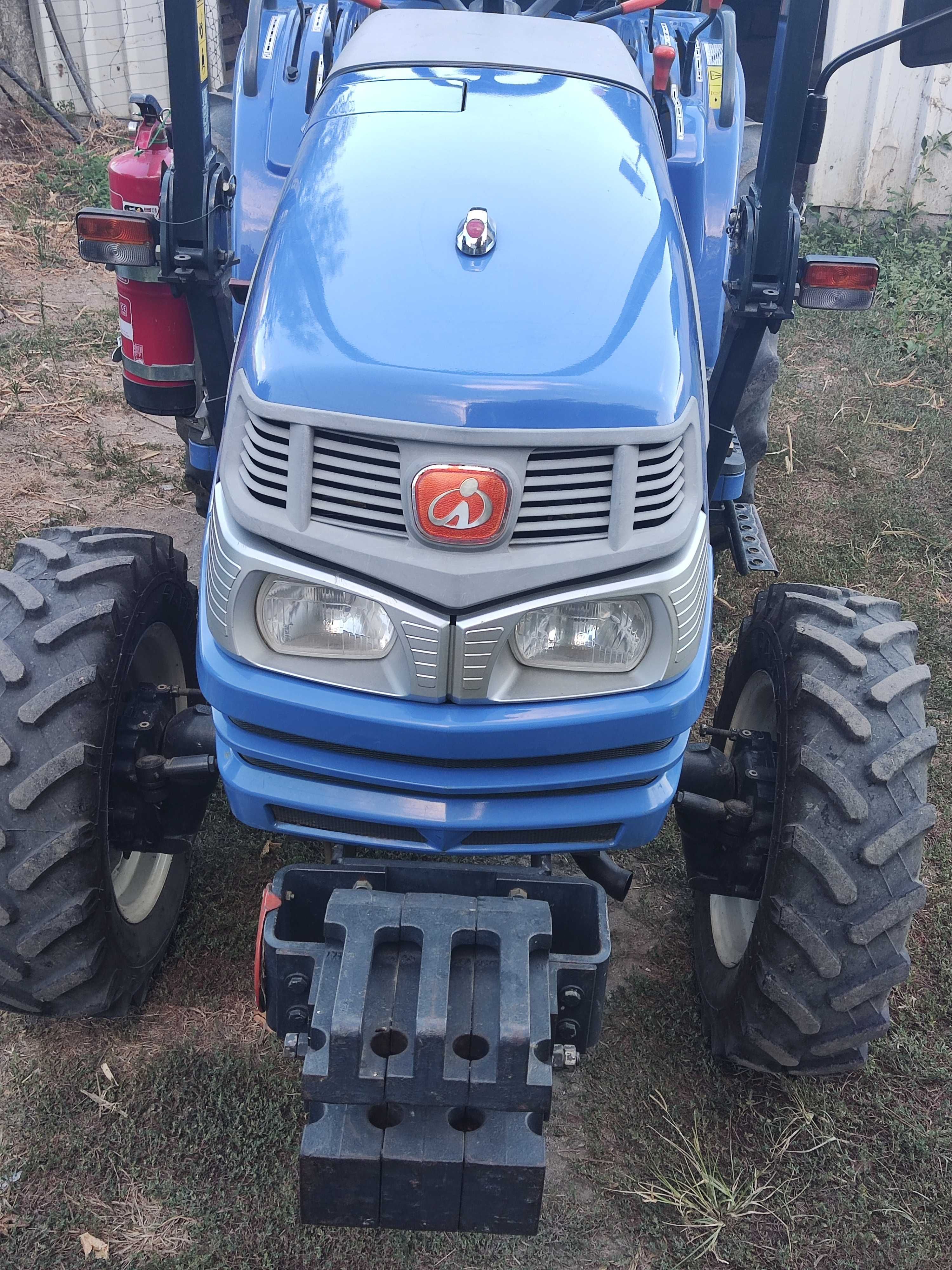 Trator Iseki TH4335 35 cv ano 2010