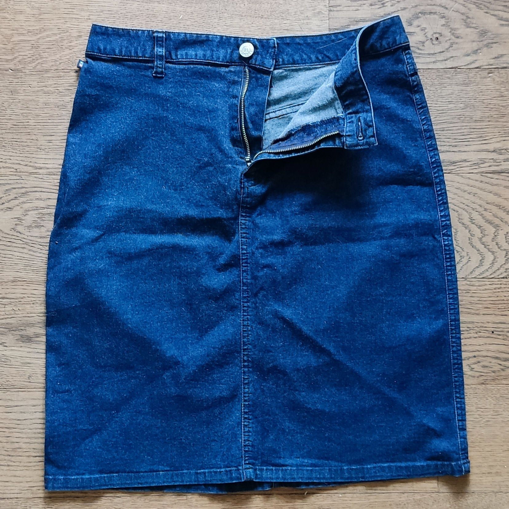 Elegancka jeansowa prosta spódnica