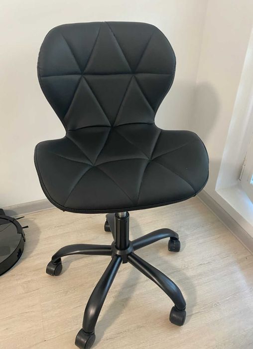 крісло на колесах комп'ютерне 4points кресло для бьюти мастера