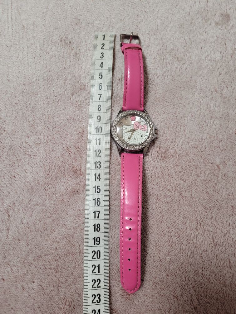 Новий наручний годинник для дівчинки Hello Kitty з новою батарейкою