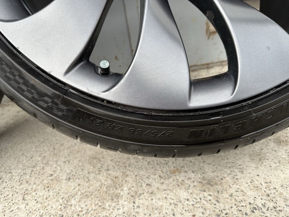 Диски шини Tesla model Y performance