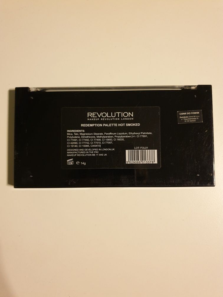 Paletka cieni Revolution Redemption Palette Hot Smoked